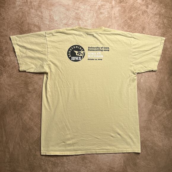 Hawkeyes Black and Gold Never Gets Old University of Iowa Homecoming Shirt 2009 - Picture 3 of 7